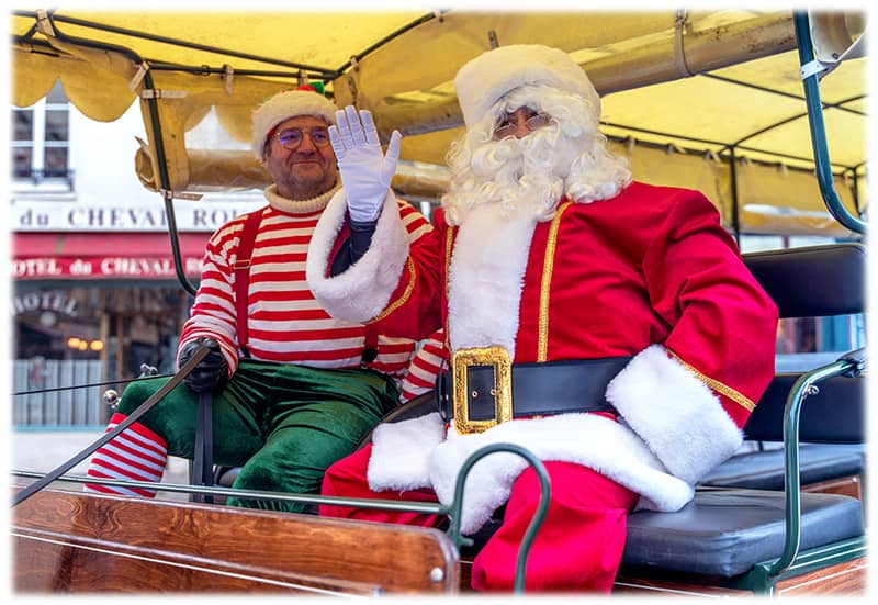 Promenade en calèche avec le Père Noël Promenade en calèche avec le Père Noël